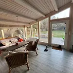 Bright Summer House Only 300 M From The Water * Tjørneholm