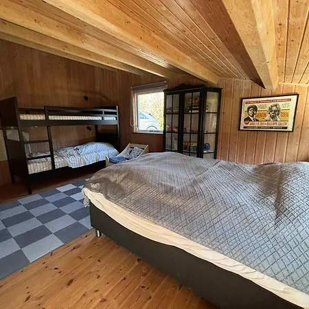 Ljust Sommarhus Bara 300 Meter Från Vattnet * Tjørneholm