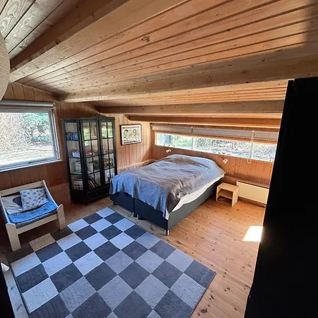 Bright Summer House Only 300 M From The Water 펜션 *