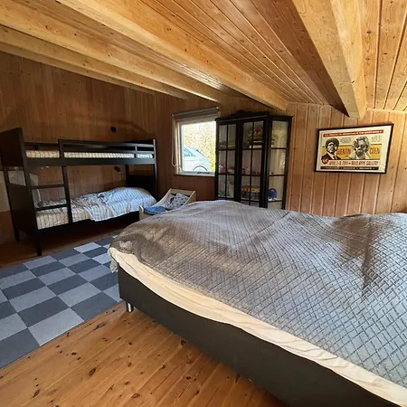 Feriehus Bright Summer House Only 300 M From The Water Tjørneholm