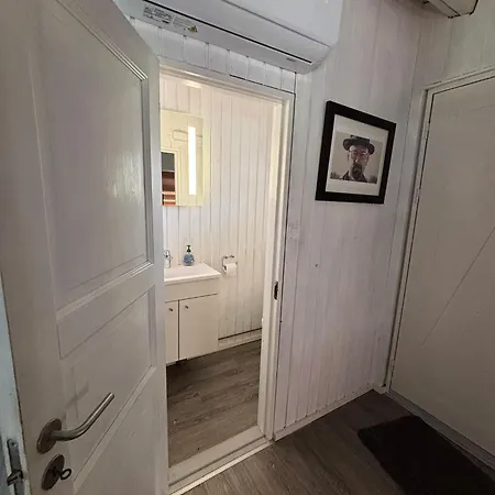 Bright Summer House Only 300 M From The Water * Tjørneholm