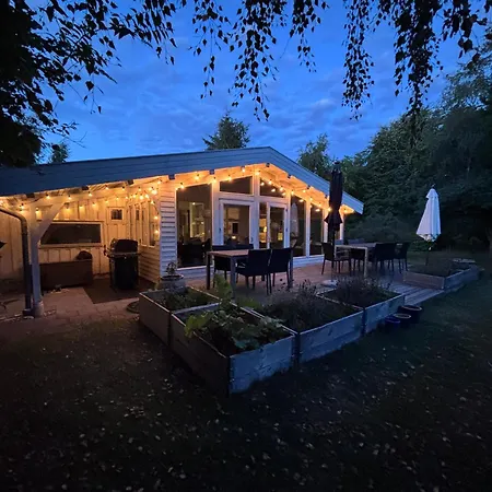 Bright Summer House Only 300 M From The Water * Tjørneholm