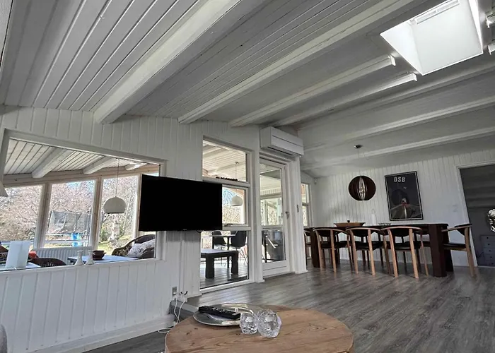 Bright Summer House Only 300 M From The Water *