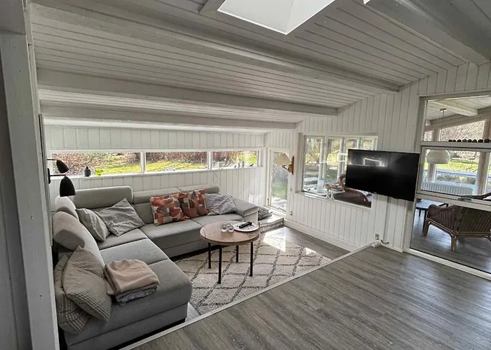 Bright Summer House Only 300 M From The Water *