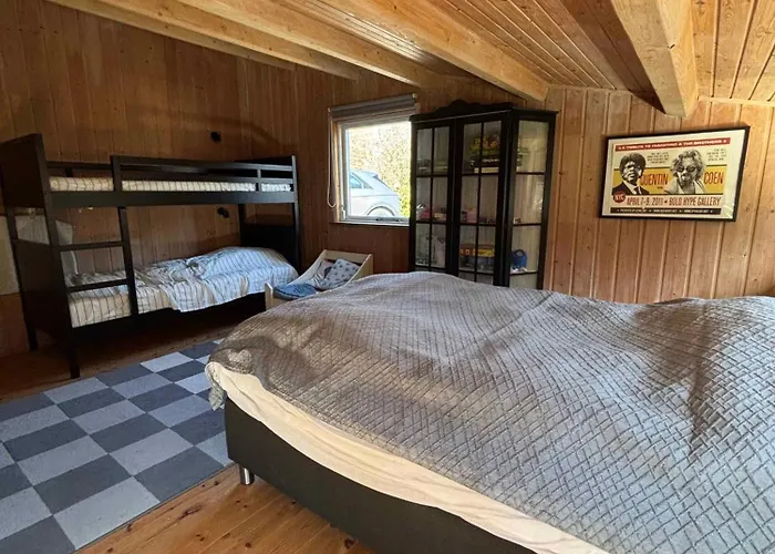 Bright Summer House Only 300 M From The Water * Tjorneholm