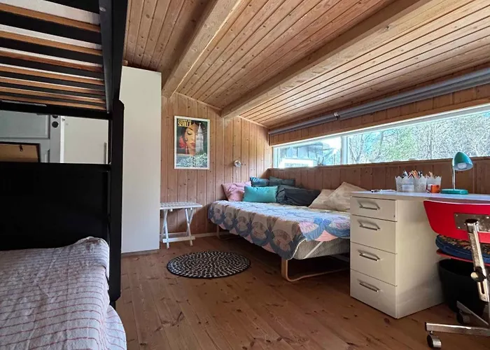 Bright Summer House Only 300 M From The Water Tjorneholm