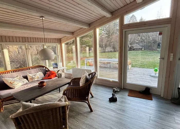 Bright Summer House Only 300 M From The Water * Tjorneholm