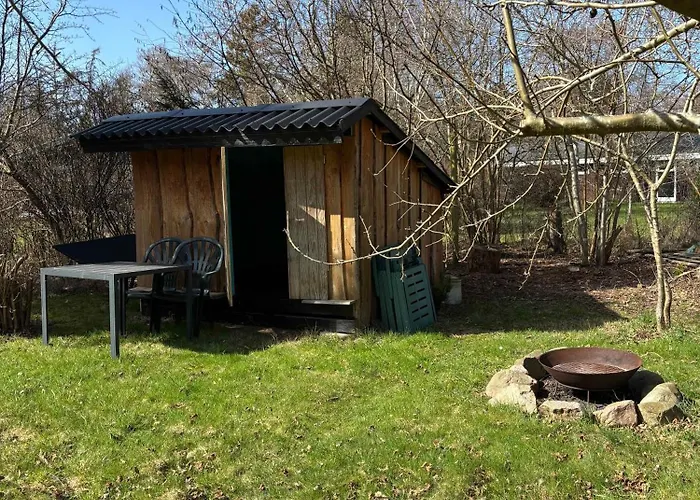 Bright Summer House Only 300 M From The Water * Tjorneholm